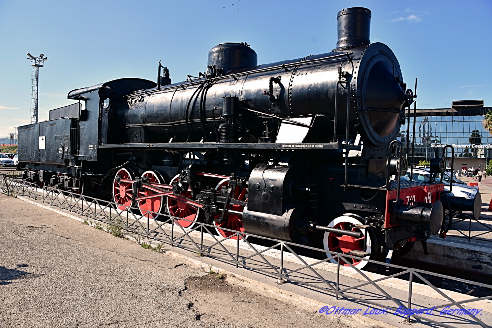Unschwer zu erkennen. Eine alte Dampflock in der N&auml;he von Pescara Bahnhof Station